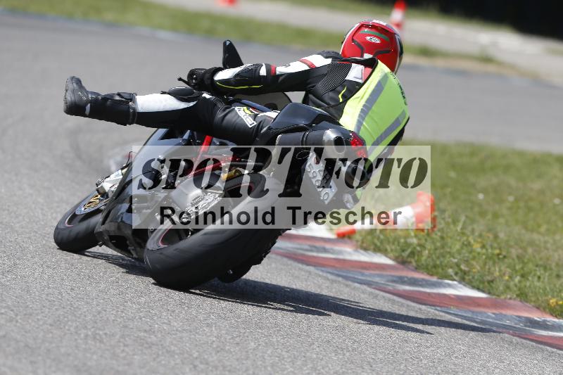 /27 12.06.2025 Ducati Schweiz Trackday Warmup  ADR/gelb-jeaune/42